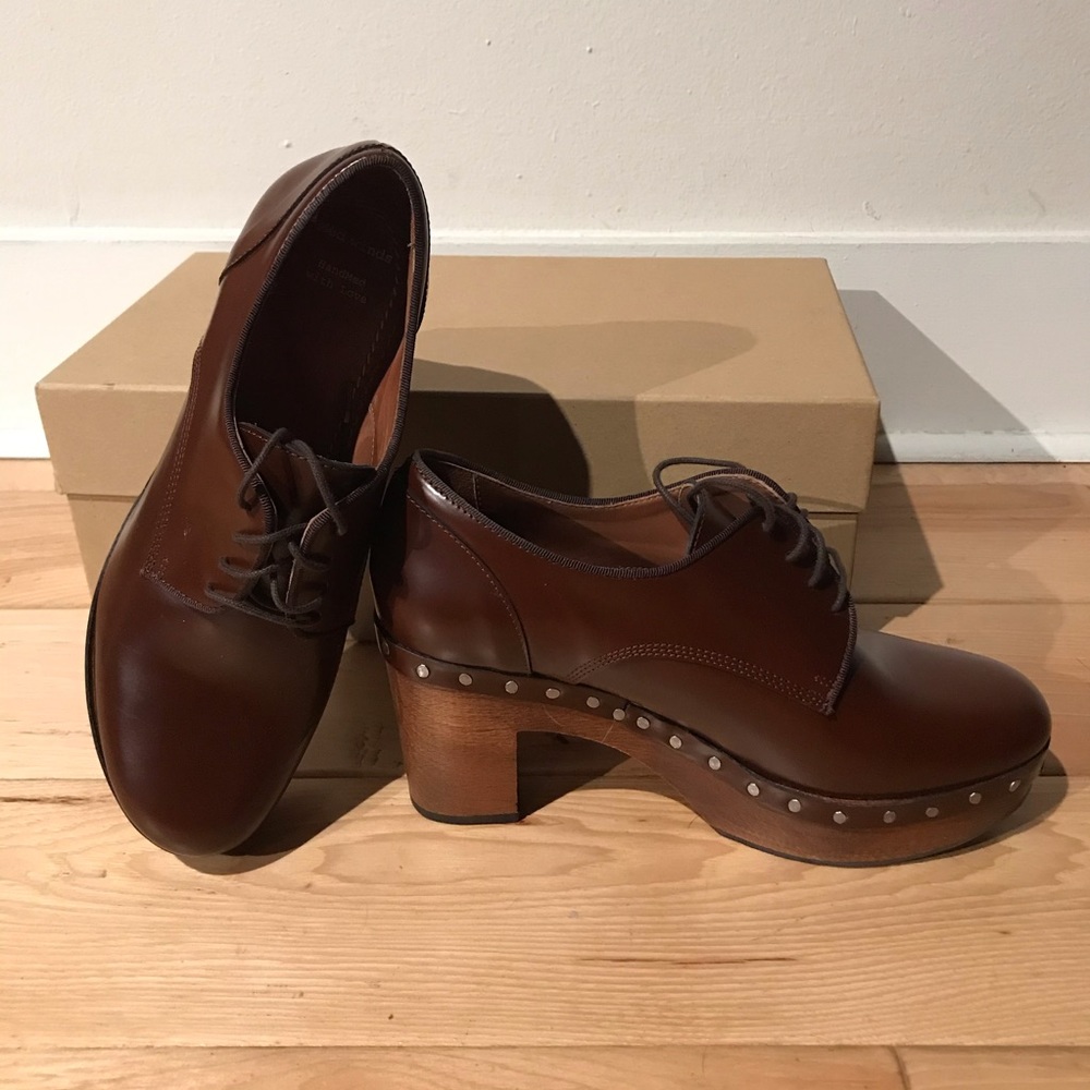 Handmade tailored clogs from Spain